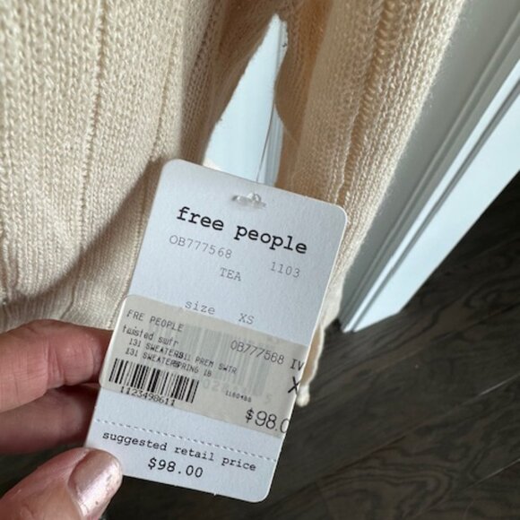 Free People NWT "Got Me Twisted" V Neck Sweater - Picture 8 of 16